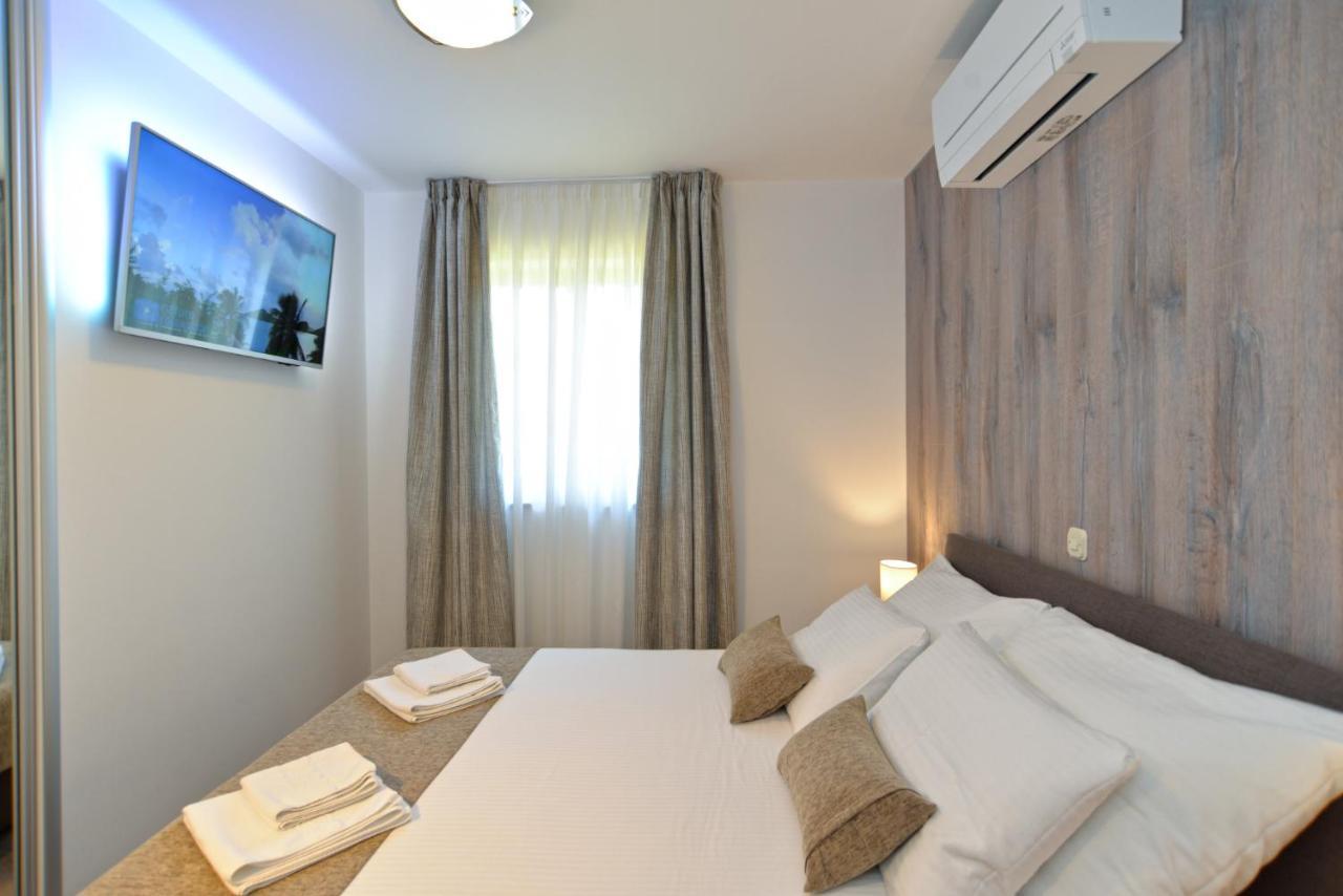 Apartments Elvis 1299 Vrsar Kültér fotó