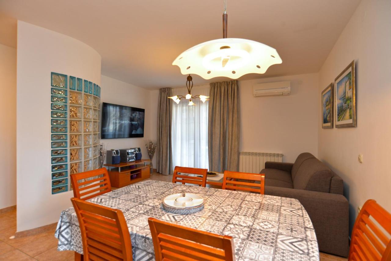 Apartments Elvis 1299 Vrsar Kültér fotó
