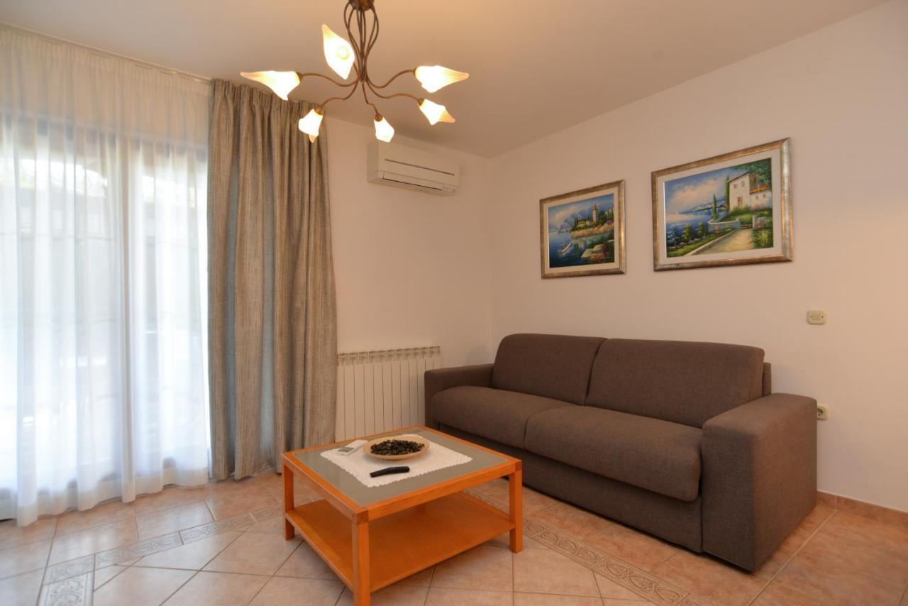 Apartments Elvis 1299 Vrsar Kültér fotó